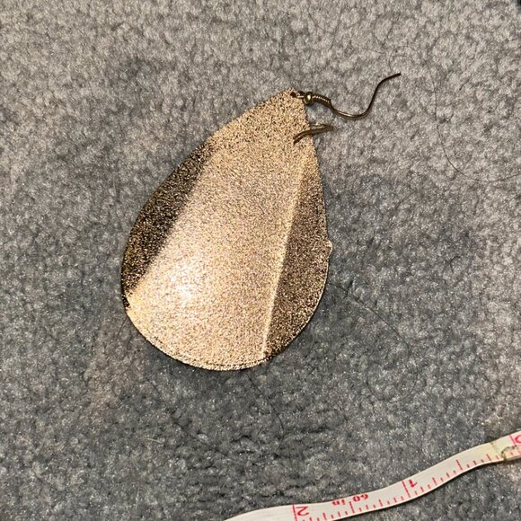 Large Gold Tone Dazzling Tear Drop Earrings - Picture 4 of 5